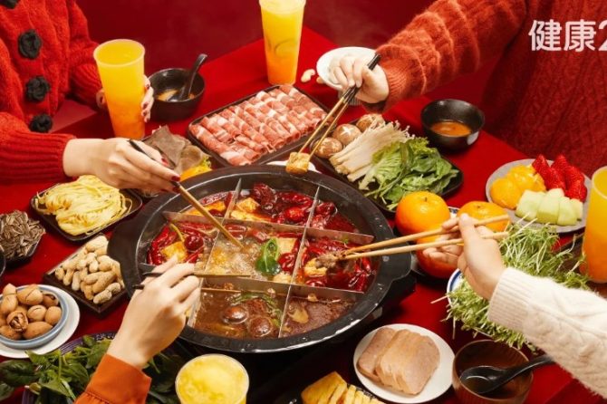 年末聚餐吃到怕？胃脹氣、火燒心全上身 腸胃科醫師：這5招讓你安心吃