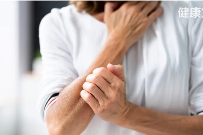 氣溫驟降冷爆！冬季癢爆發皮膚乾又緊 醫曝「保濕黃金5分鐘」與8招護膚密技